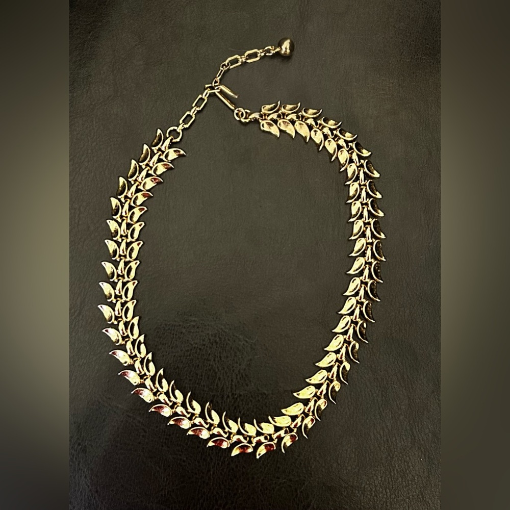 Vintage Trifari Gold Leaf Necklace